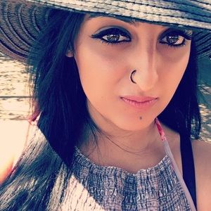 Meet your Posher, Meena